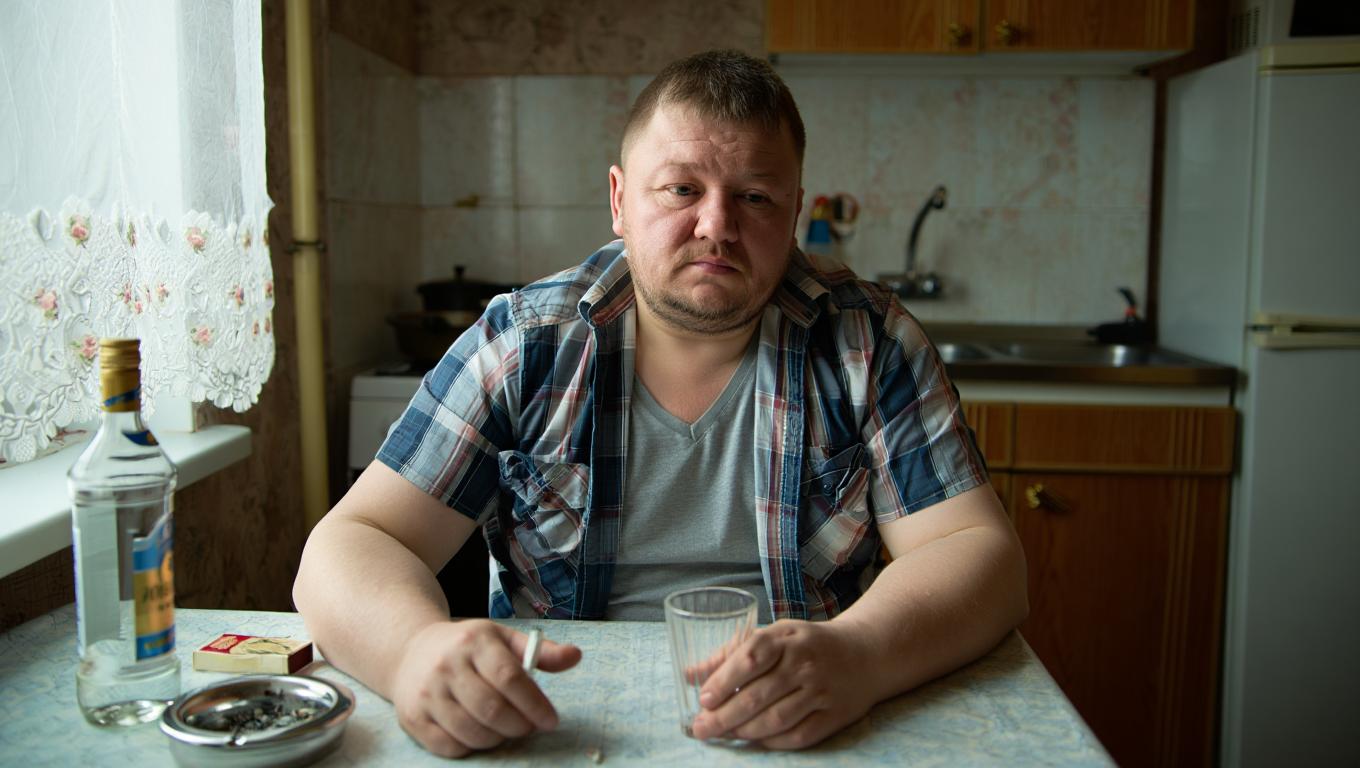 мужчина в хроническом запое
